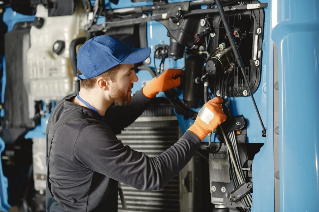 an auto electrition checking electrical system of a heavy vehicle