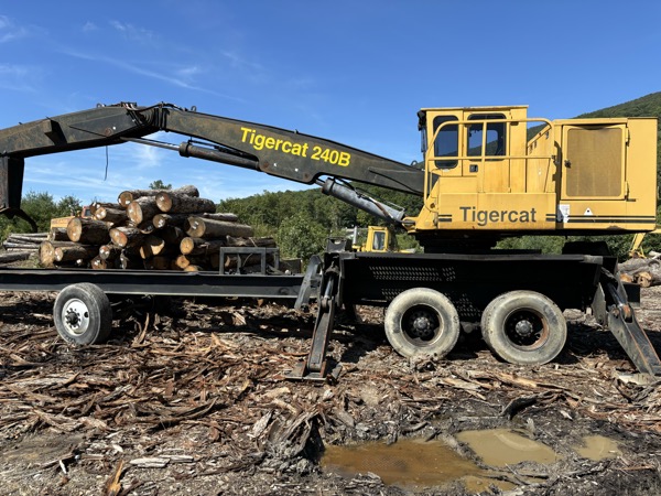 2005 Tigercat 240B Landing Loader