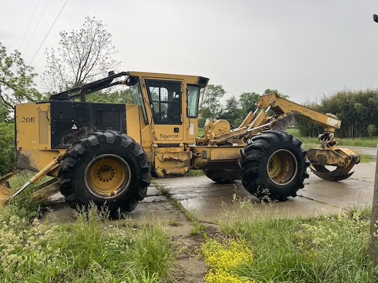 15′ Tigercat 620E grapple skidder