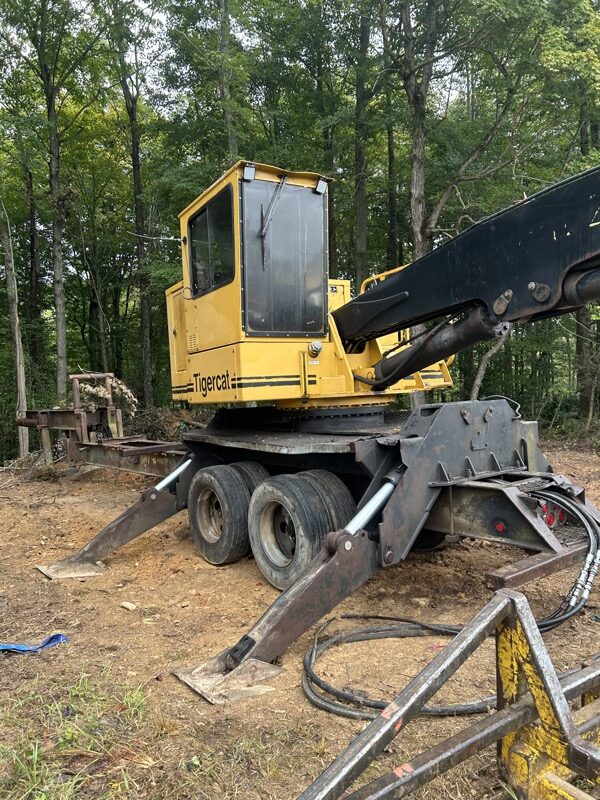 Tigercat 230B Log Loader – Sturdy, Durable Forestry Equipment for Heavy Lifting